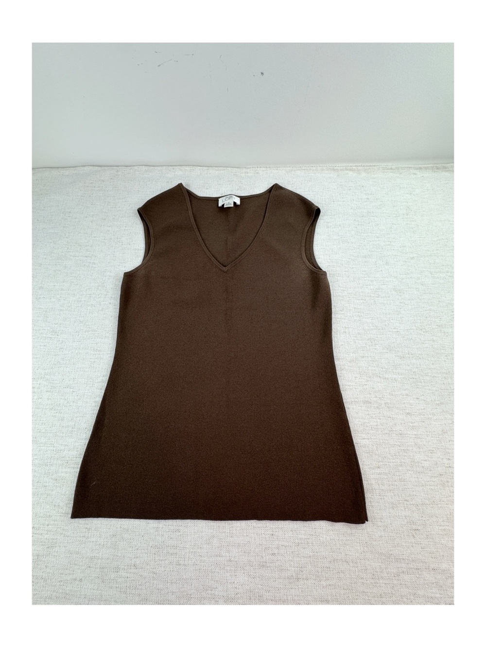 Loft women's size S sleeveless V-Neck Knit Top in Dark Brown